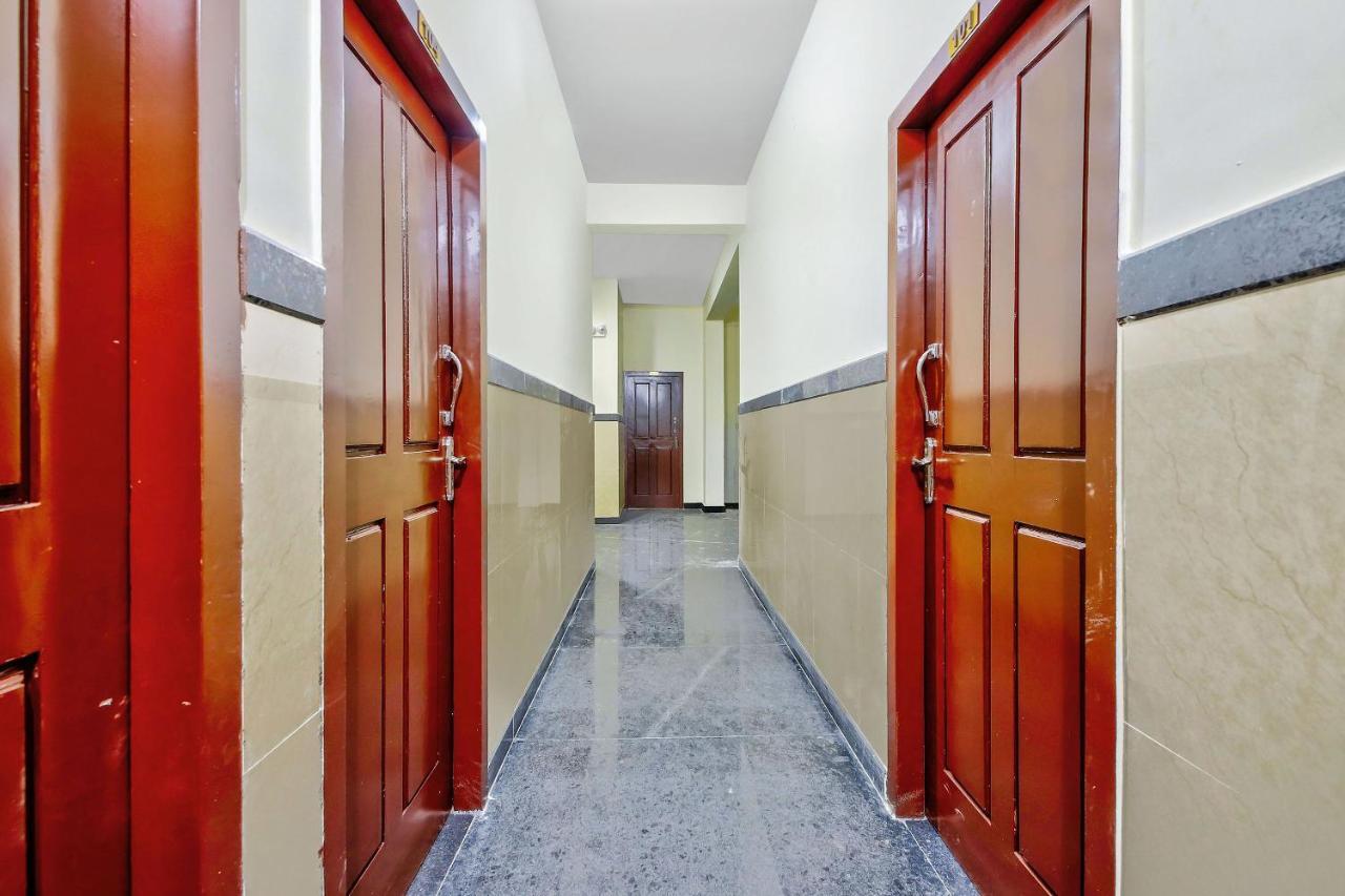 Отель Oyo 39837 Sri Anjaneya Residency Шимога Экстерьер фото