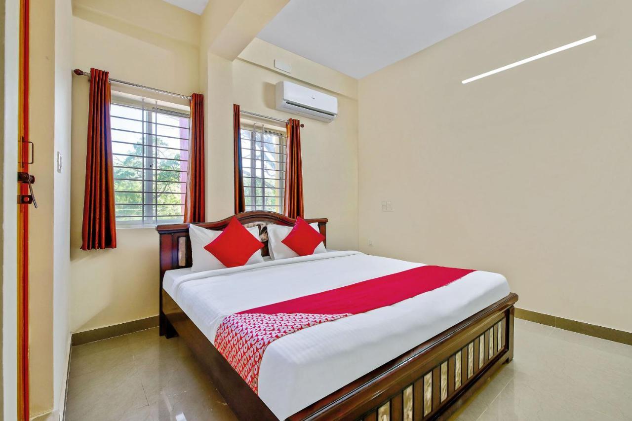 Отель Oyo 39837 Sri Anjaneya Residency Шимога Экстерьер фото