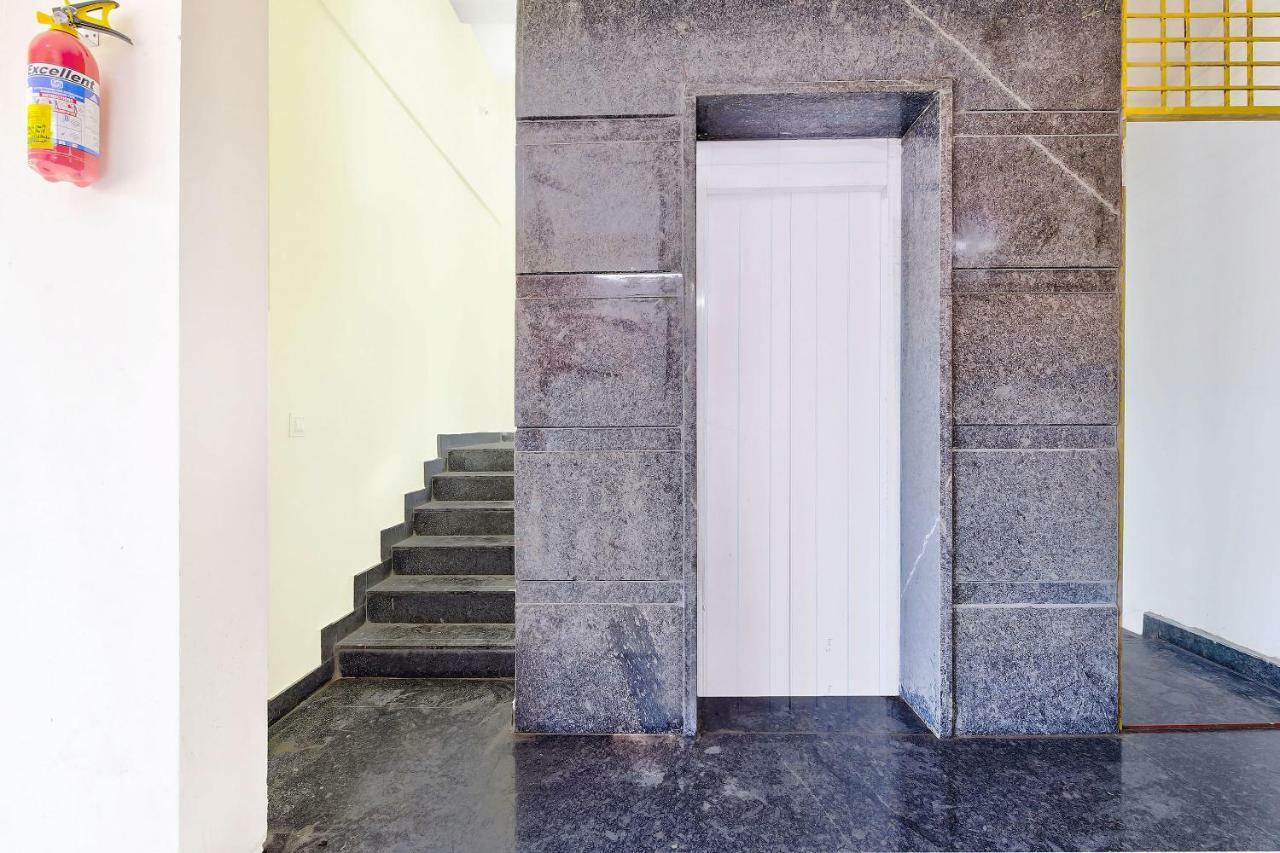 Отель Oyo 39837 Sri Anjaneya Residency Шимога Экстерьер фото