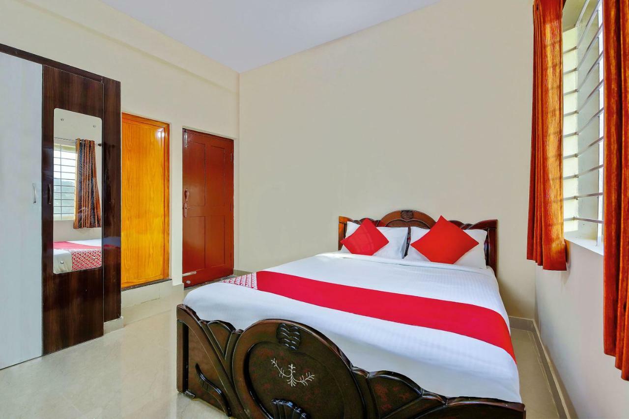Отель Oyo 39837 Sri Anjaneya Residency Шимога Экстерьер фото