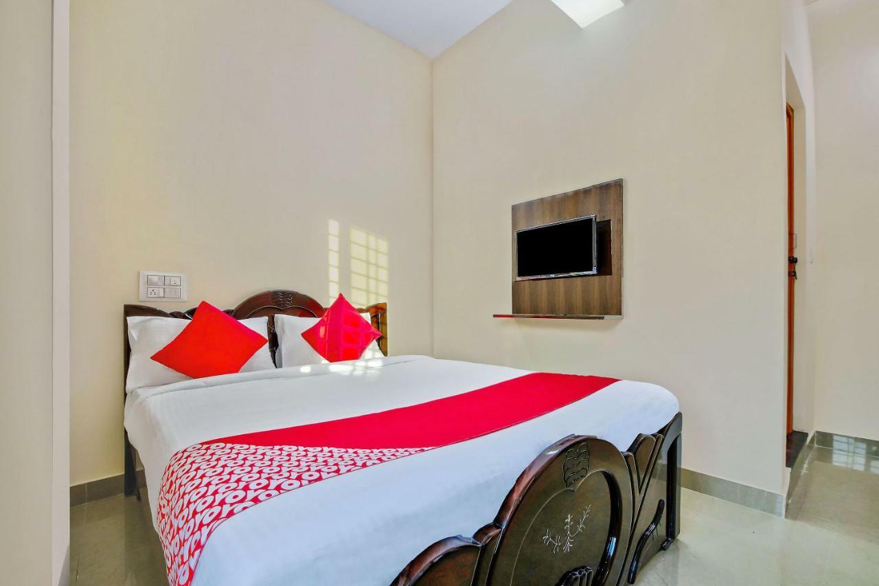 Отель Oyo 39837 Sri Anjaneya Residency Шимога Экстерьер фото