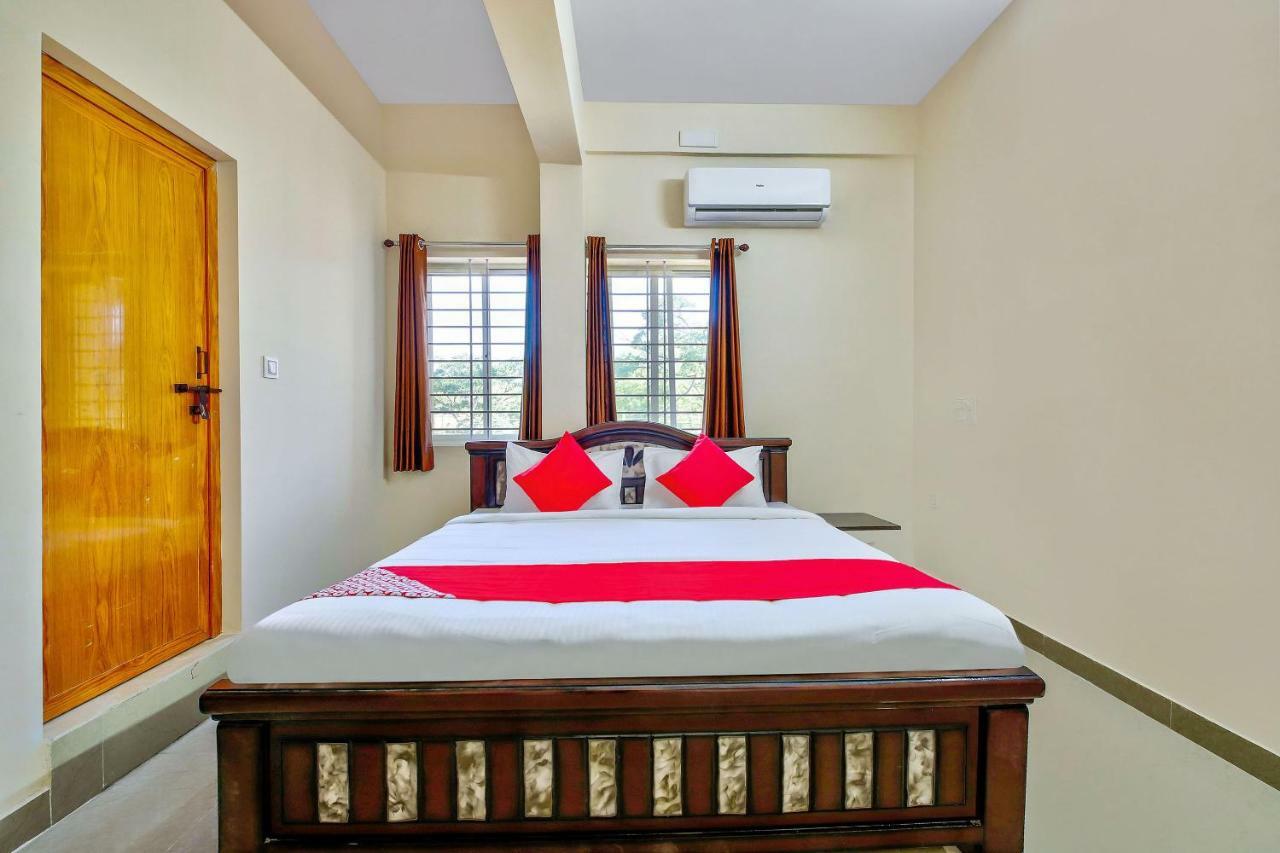 Отель Oyo 39837 Sri Anjaneya Residency Шимога Экстерьер фото
